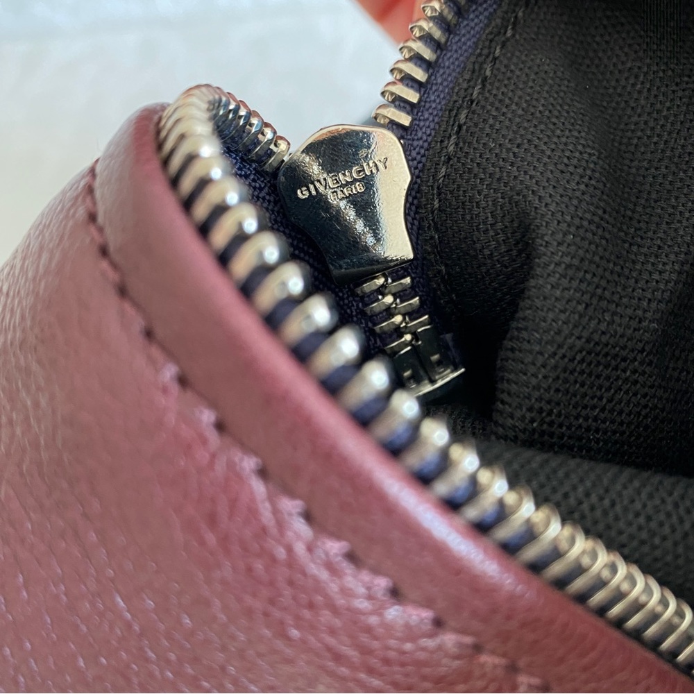 Givenchy pebbled colorblock leather shoulder bag - Picture 14 of 15